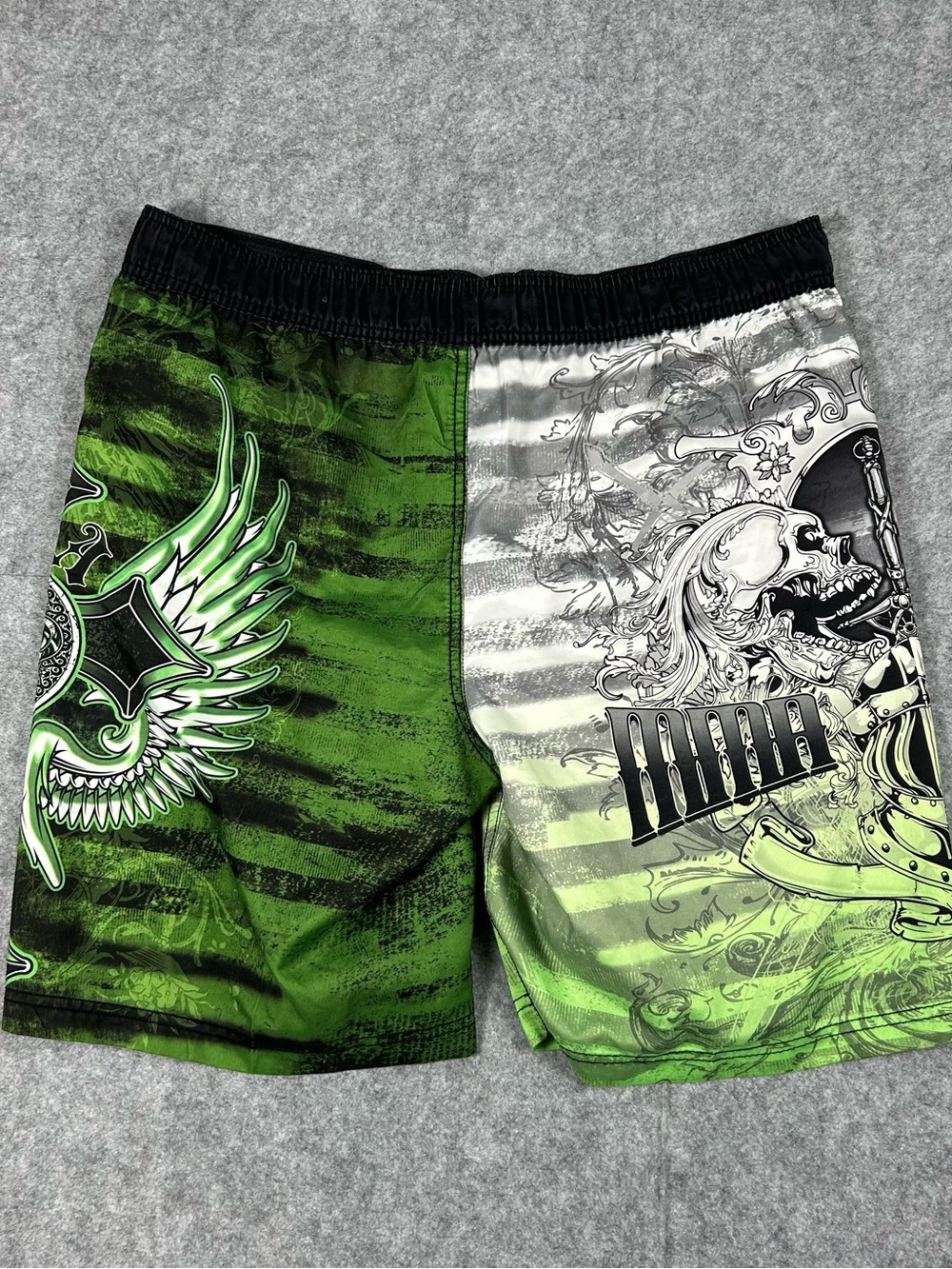 Vintage MMA Elite Y2K Skull And Cross AOP Board Shorts Size Medium